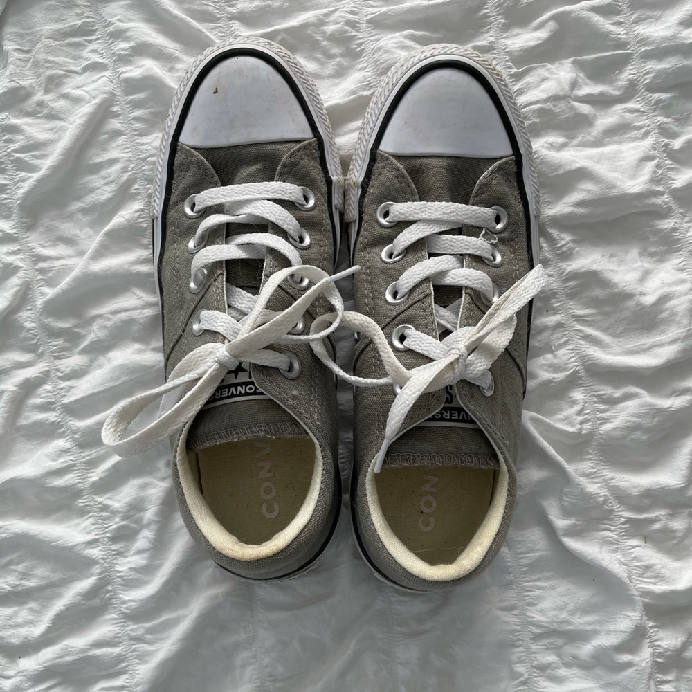 olive green converse